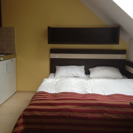 Apartman Nellinka Bešeňová Exteriör bild