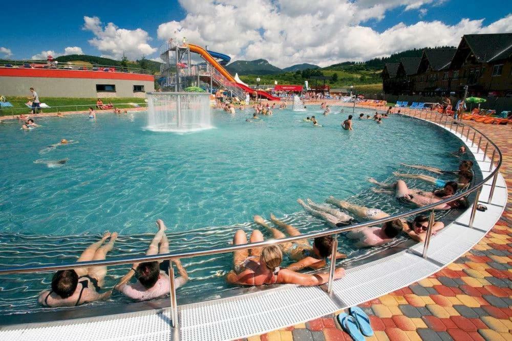 Apartman Nellinka Bešeňová Exteriör bild